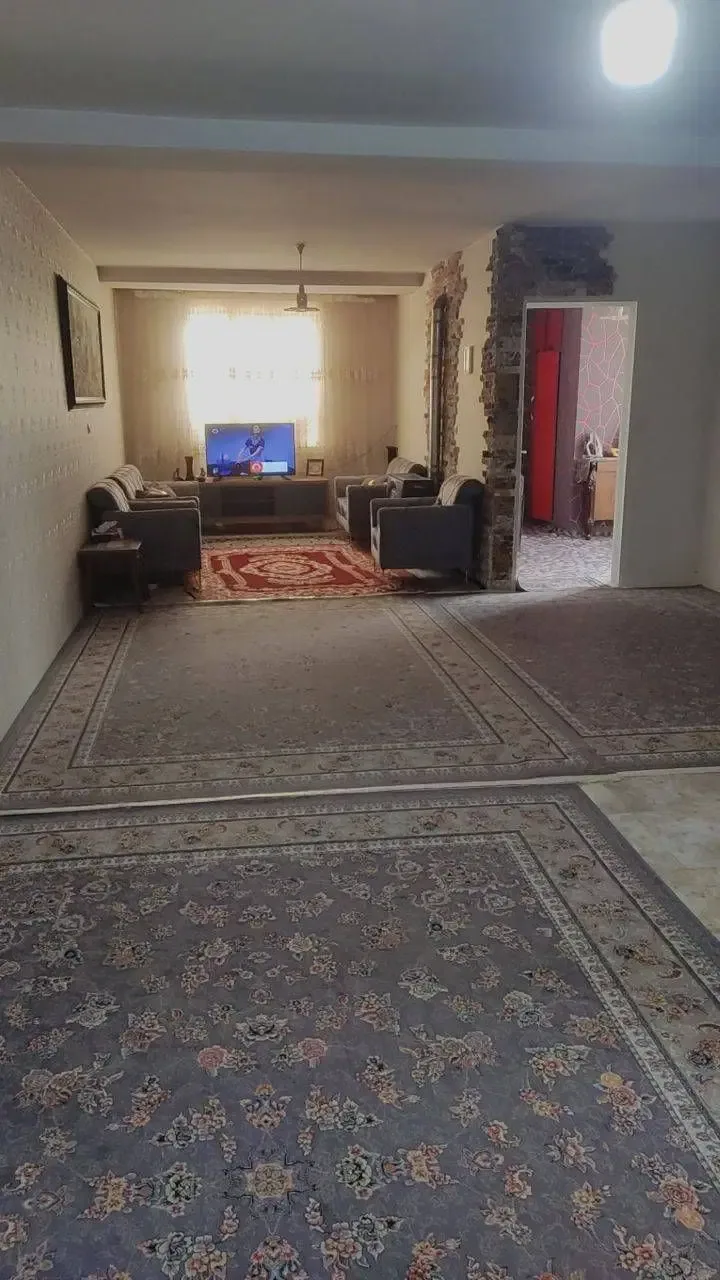 آپارتمان ۹۴ متری دوخوابه بازسازی‌شده در خرمدشت