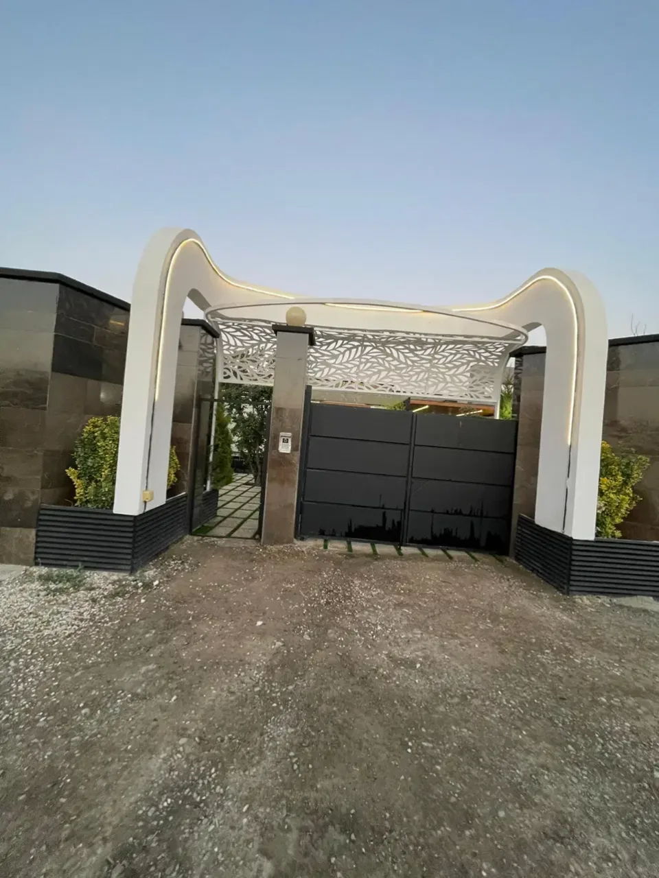 ویلای ۱۵۰ متری ۲ خوابه با استخر در تهراندشت