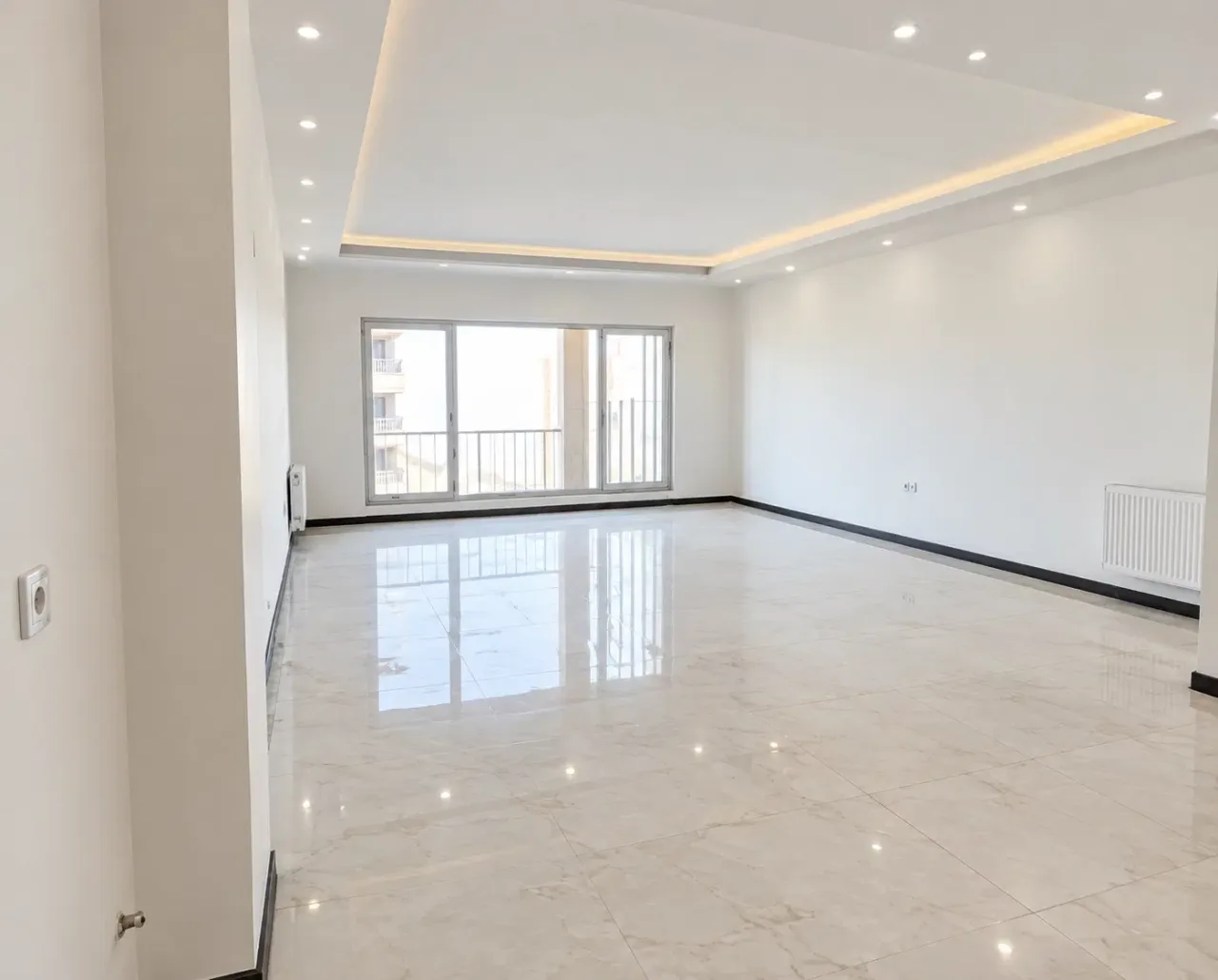 آپارتمان ۱۰۵ متری دوخوابه نوساز در خرمدشت