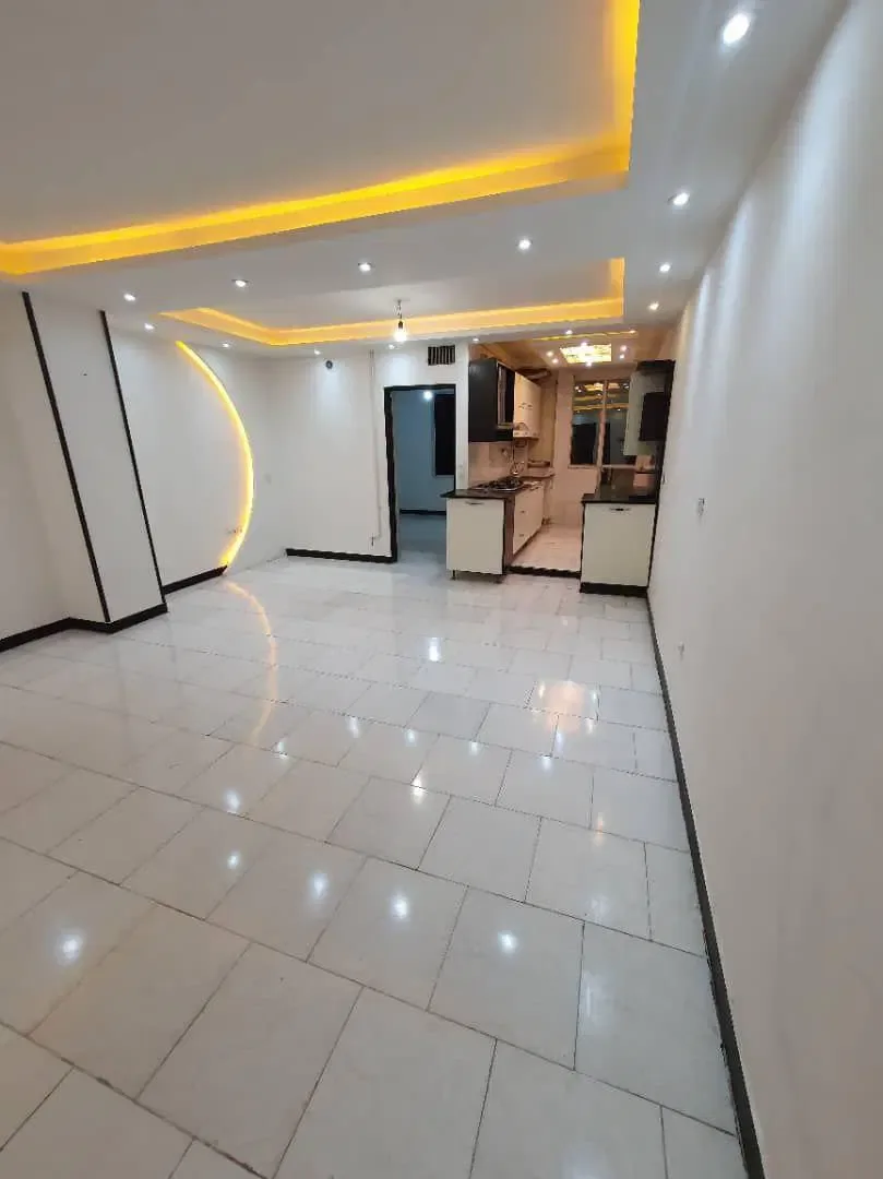 آپارتمان ۸۰ متری دوخوابه با پارکینگ در گلشهر