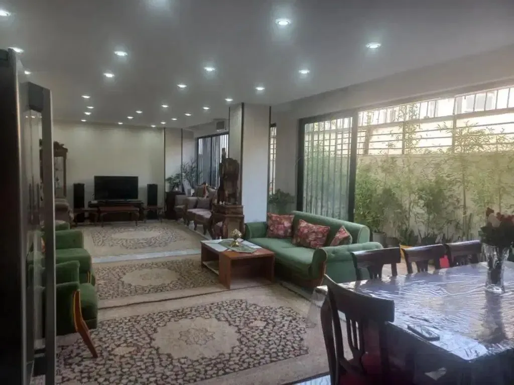 آپارتمان ۷۵ متری دوخوابه بازسازی‌شده در گلشهر