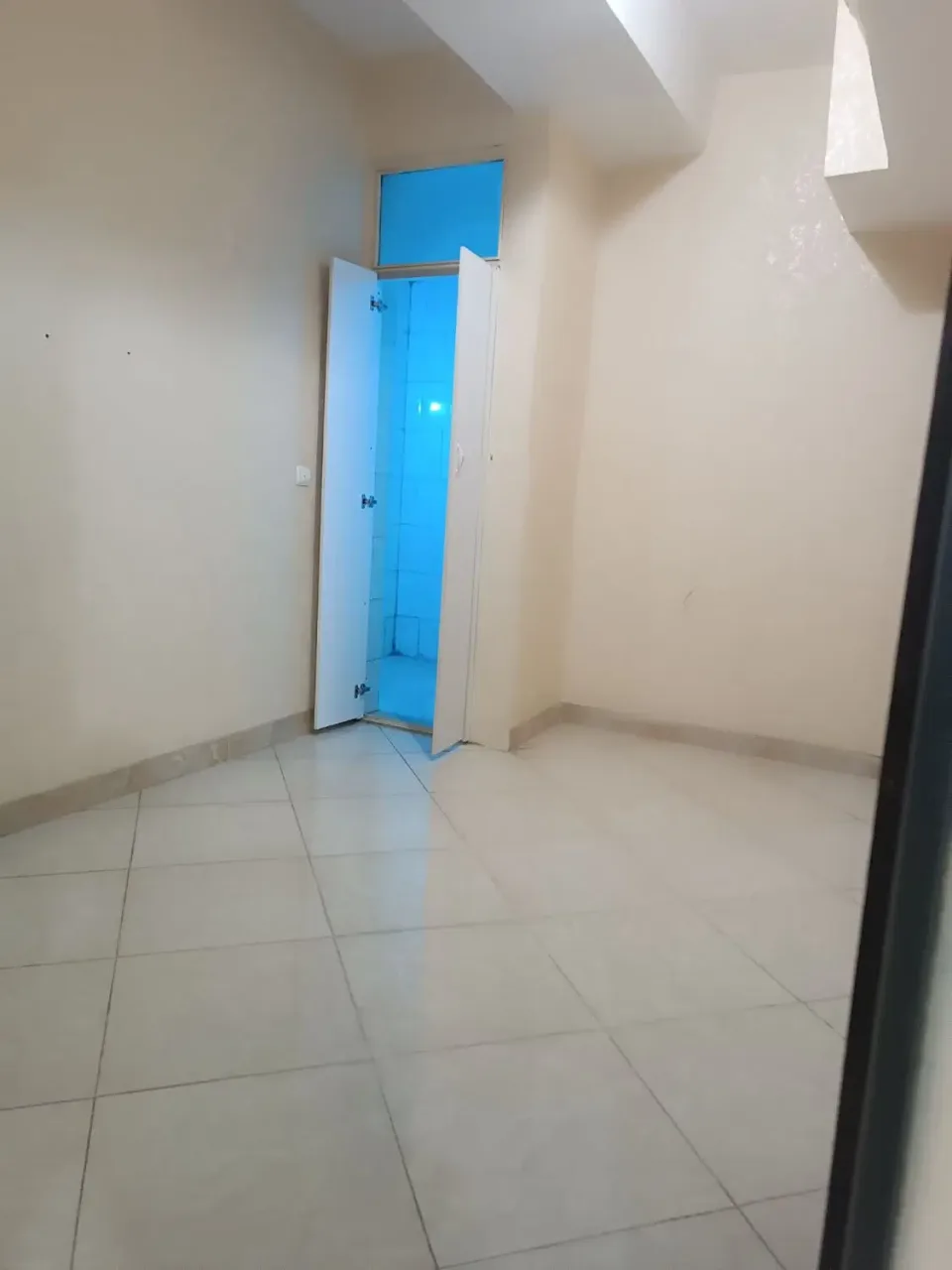 آپارتمان ۷۵ متری دوخوابه بازسازی‌شده در گلشهر