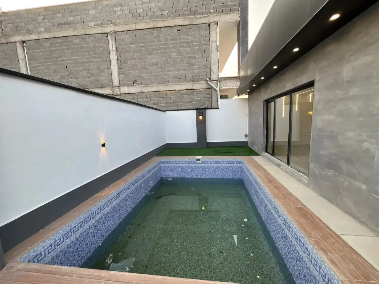 ویلای ۹۰ متری دوخوابه با استخر در سهیلیه