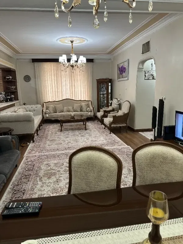 ۹۰ متری دوخوابه با سند آماده در گلشهر