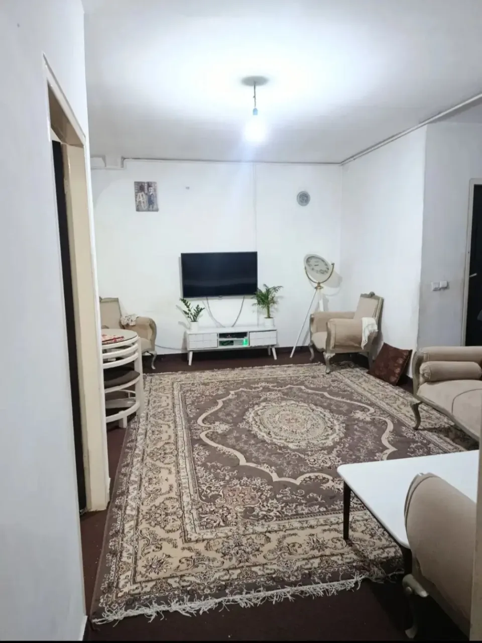آپارتمان ۷۷ متری دوخوابه با انباری در کمال‌شهر