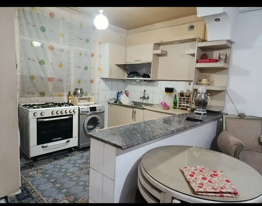 آپارتمان ۷۷ متری دوخوابه با انباری در کمال‌شهر