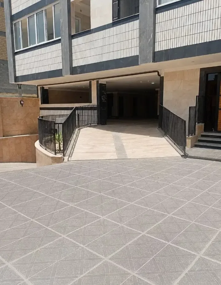 آپارتمان ۱۲۰ متری دوخوابه با دو پارکینگ سندی در گلشهر
