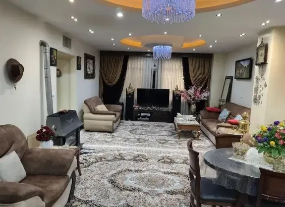 آپارتمان ۱۰۶ متری دوخوابه با آسانسور در گلشهر