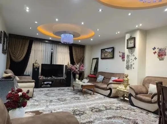 آپارتمان ۱۰۶ متری دوخوابه با آسانسور در گلشهر