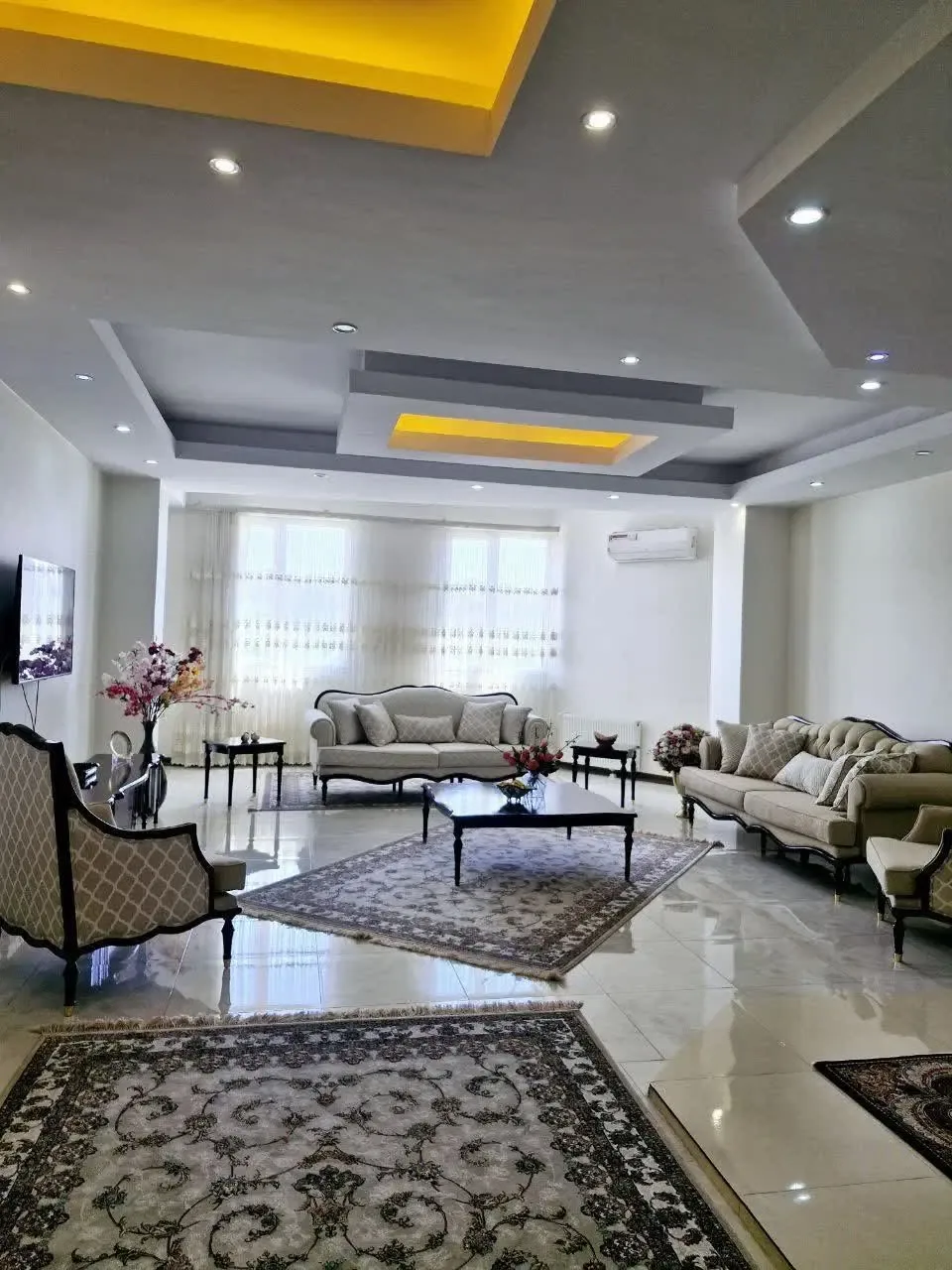 ۱۱۰ متر ۲ خوابه با پارکینگ سندی در گلشهر