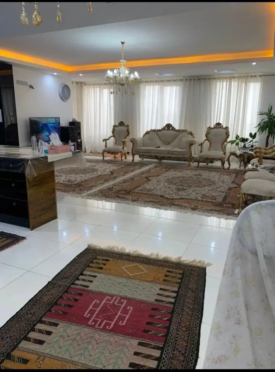 ۱۱۰ متر ۲ خوابه با پارکینگ سندی در گلشهر