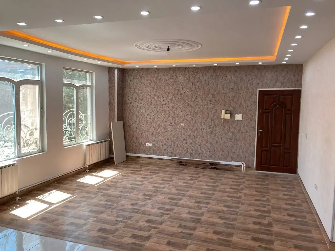 اجاره آپارتمان ۷۵ متری دوخوابه در کوی زنبق