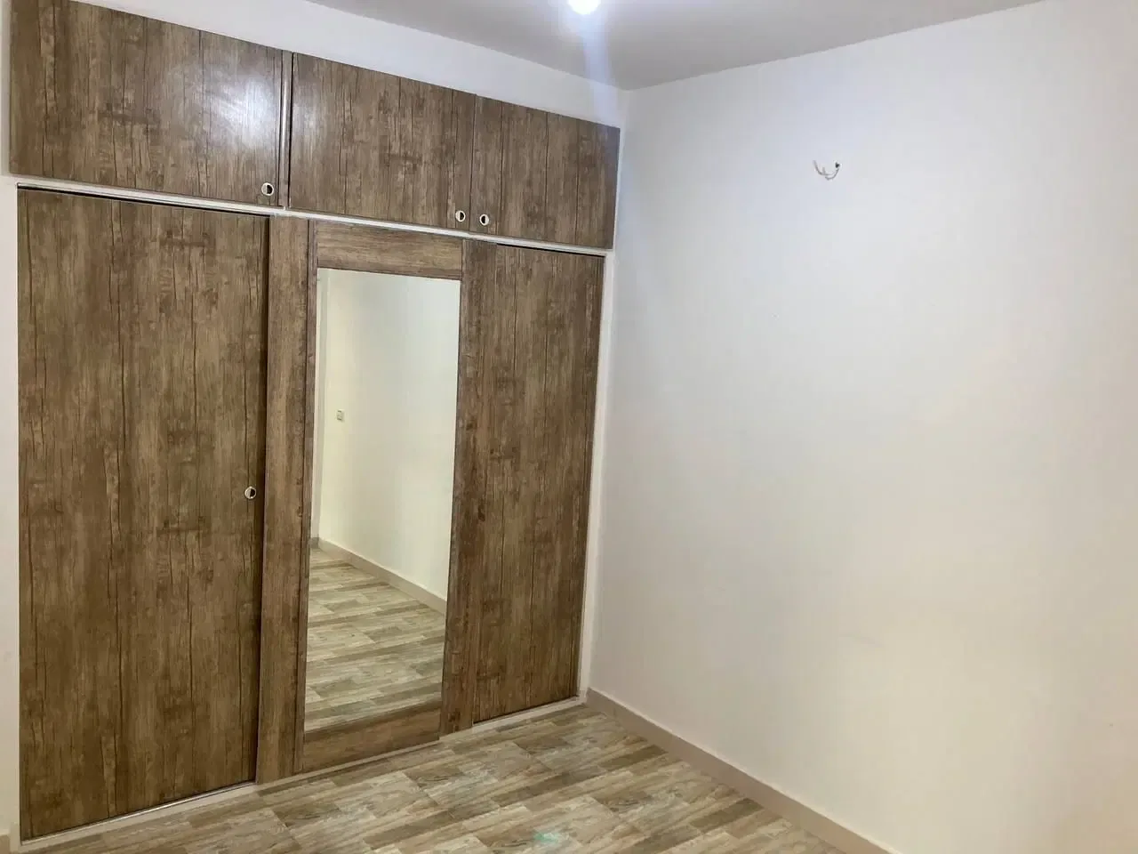 اجاره آپارتمان ۷۵ متری دوخوابه در کوی زنبق