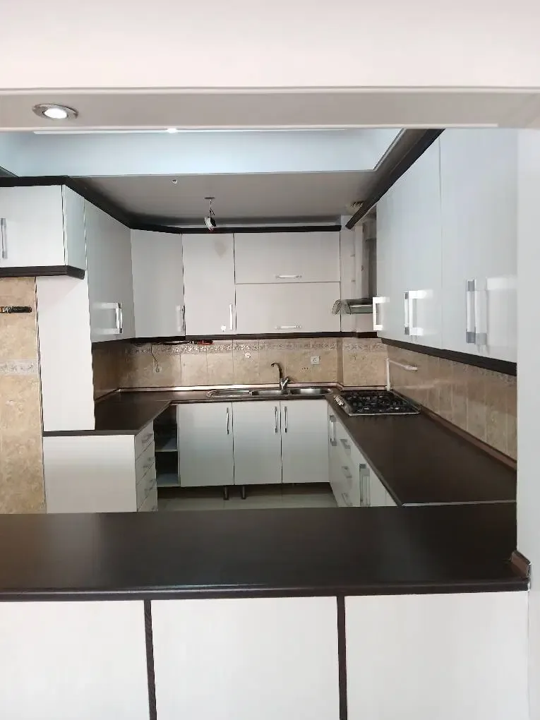 اجاره ۱۳۵ متری ۳ خوابه بازسازی‌شده در گلشهر