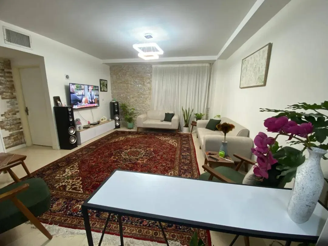 اجاره آپارتمان ۹۰ متری دوخوابه در گلشهر