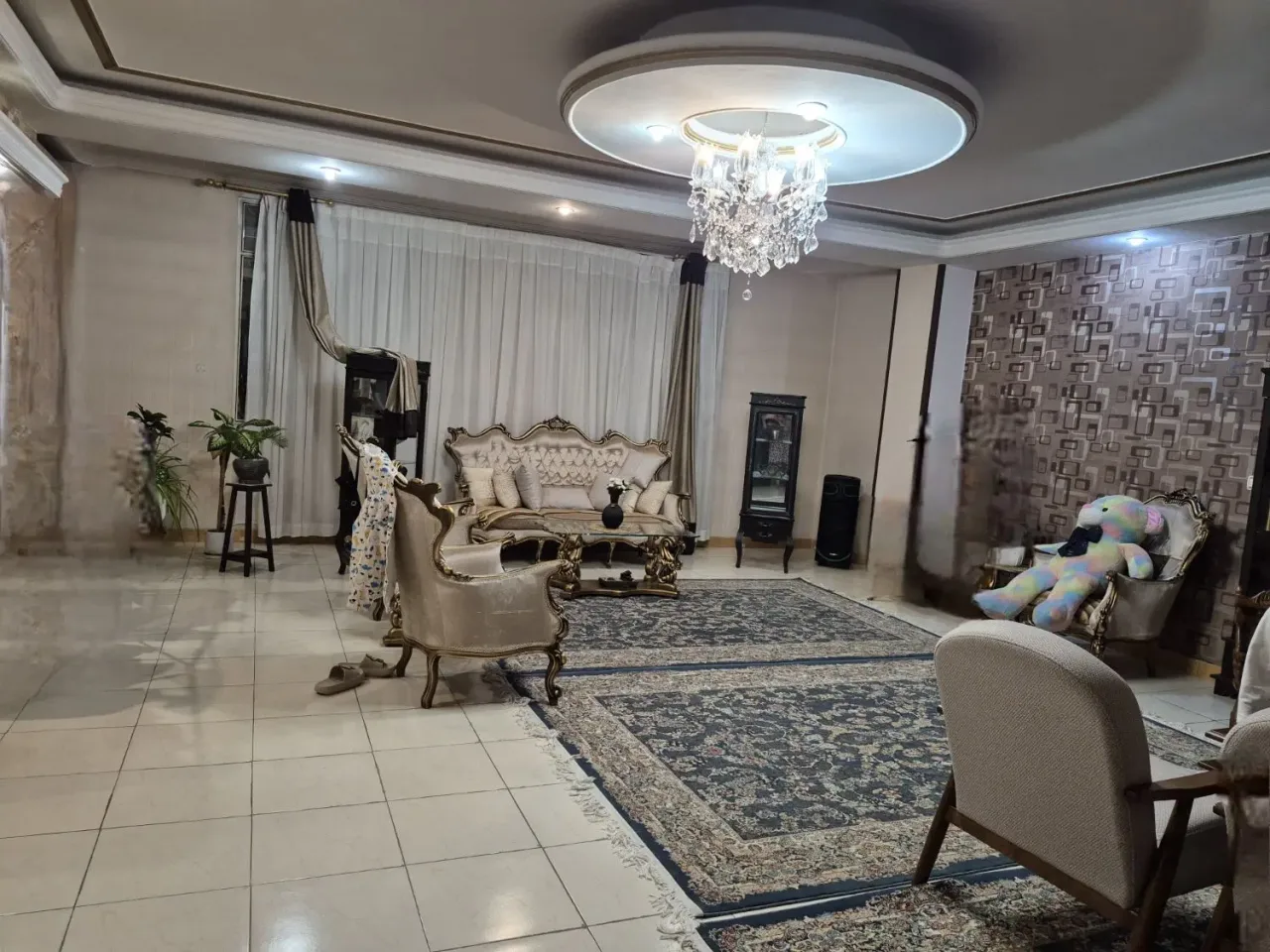 اجاره آپارتمان ۱۳۰ متری دوخوابه در دولت‌آباد