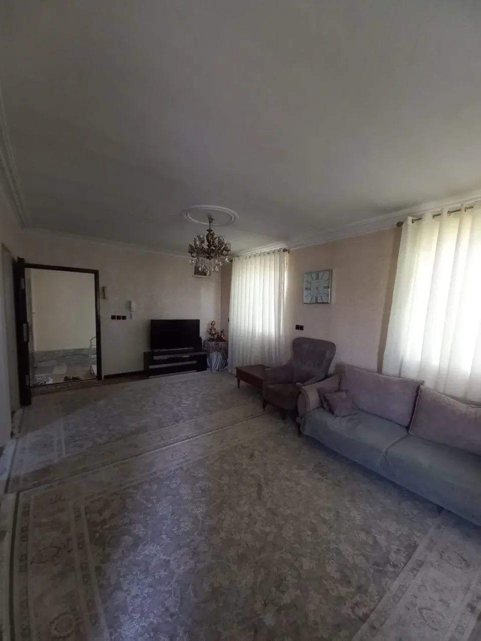 اجاره آپارتمان ۸۰ متری دوخوابه تک‌واحدی در حیدرآباد