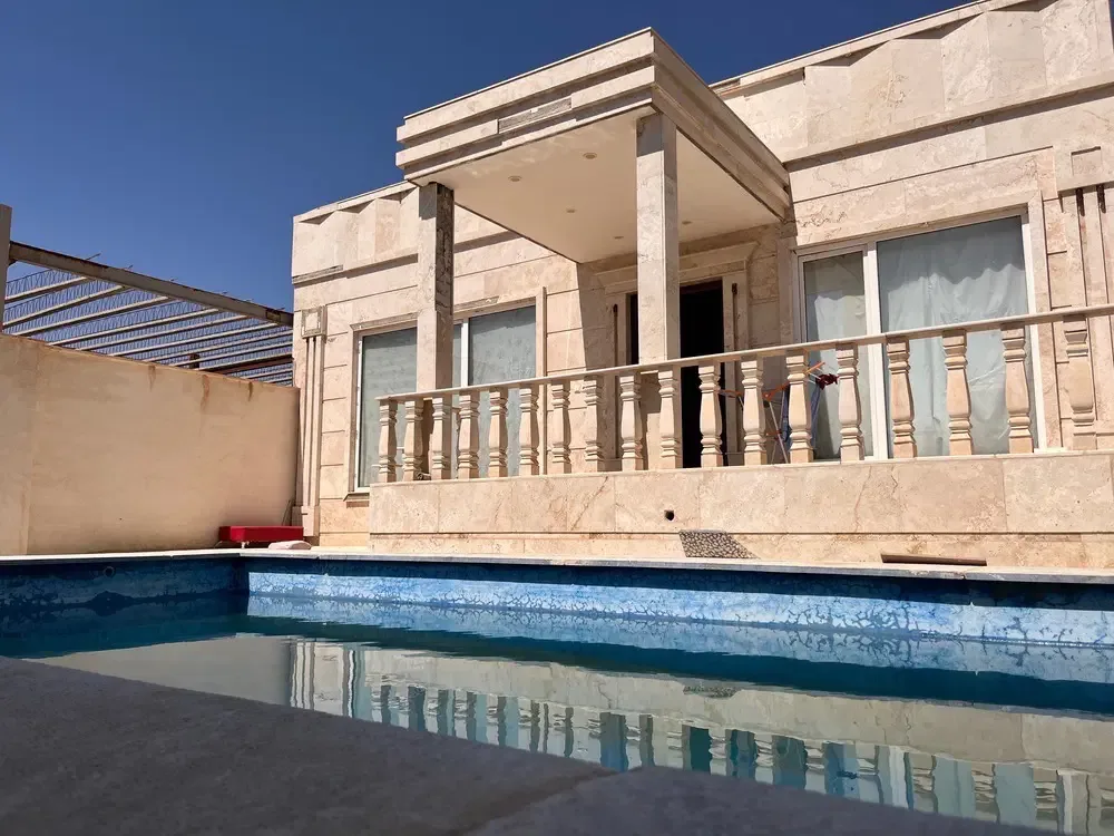 ویلای ۴۰۰ متری دوخوابه با استخر در سهیلیه