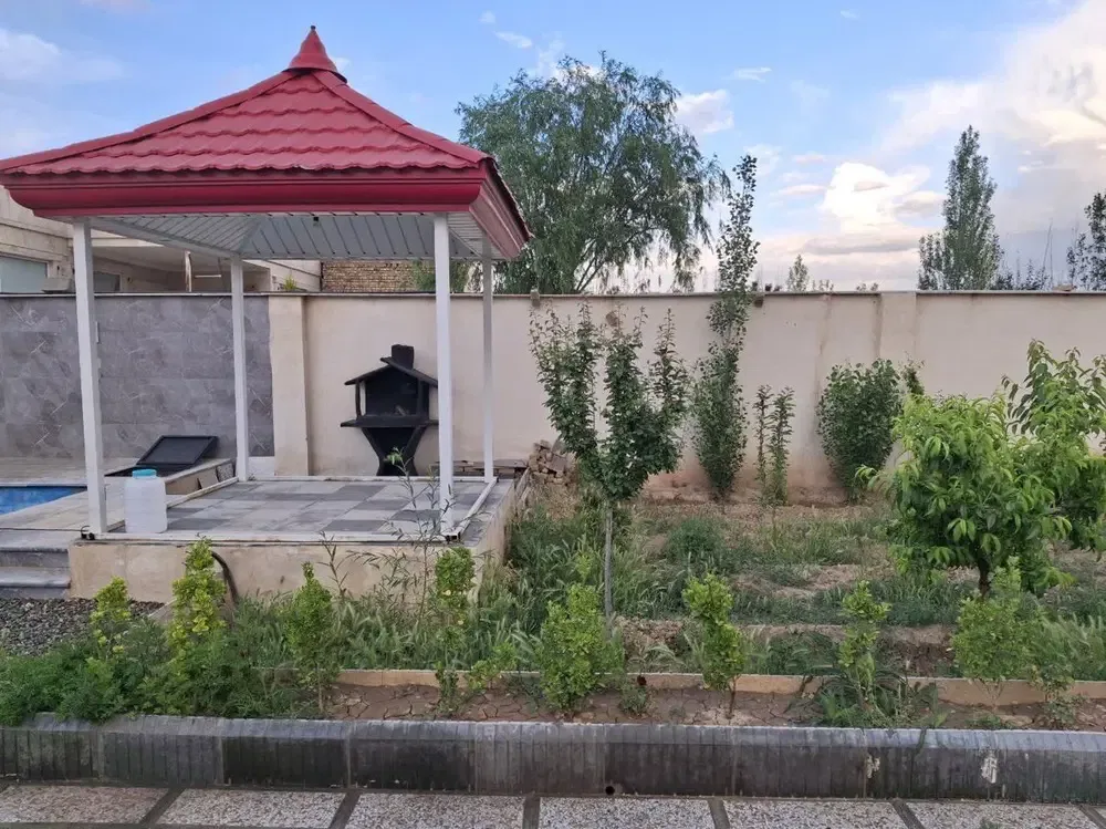 ویلای ۴۰۰ متری دوخوابه با استخر در سهیلیه