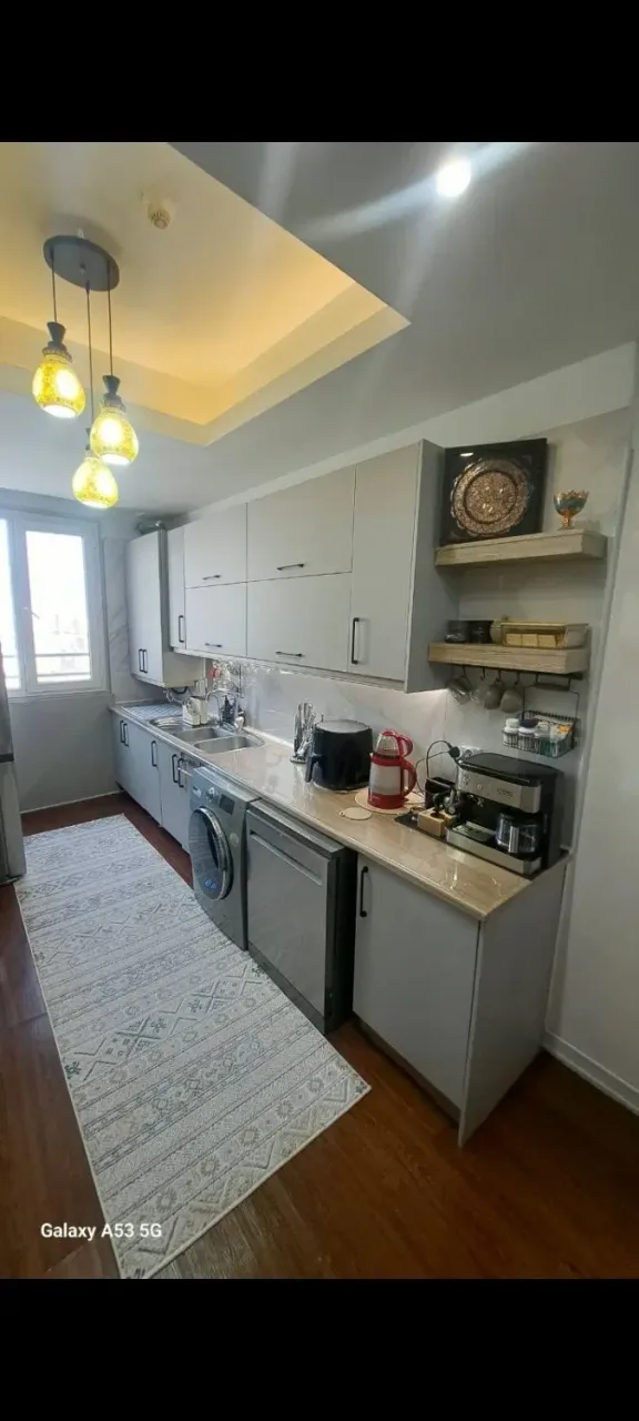 آپارتمان ۸۰ متری دوخوابه با پارکینگ سندی در گلشهر