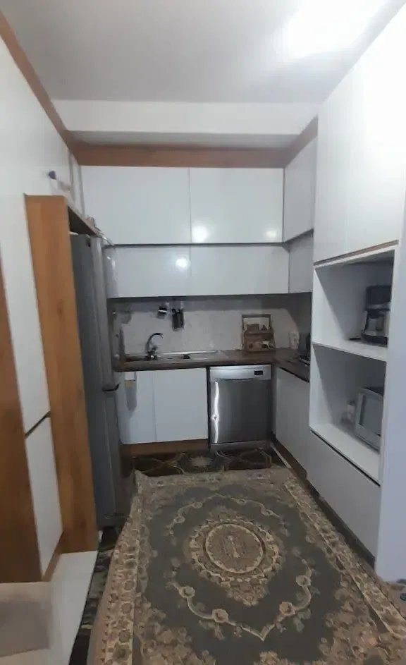 ۹۰ متر دوخوابه نوساز در خرمدشت