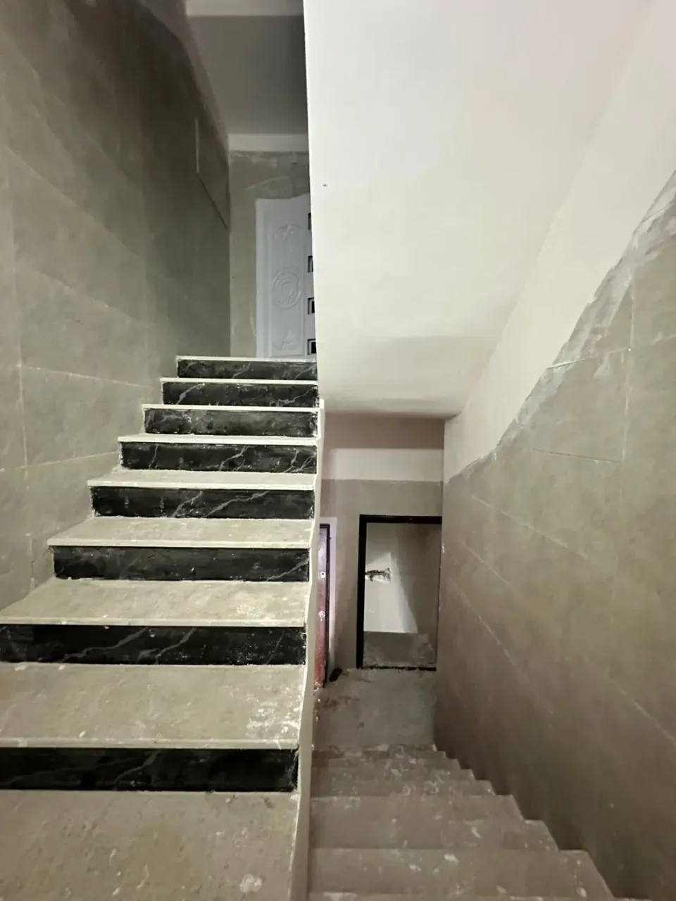 آپارتمان ۷۰ متری یک‌خوابه آماده در خرمدشت