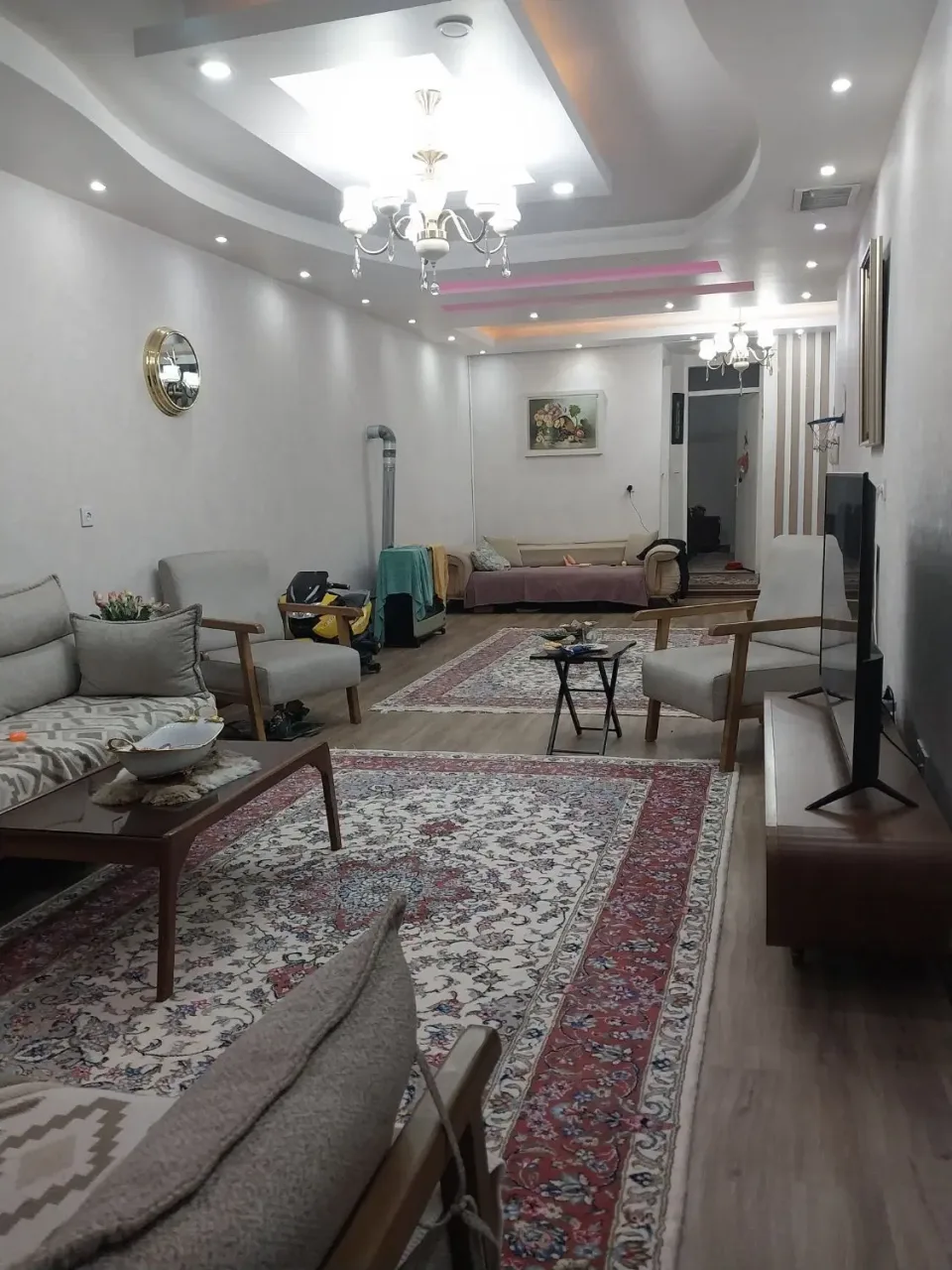 آپارتمان ۱۰۵ متری دوخوابه بازسازی‌شده در خرمدشت