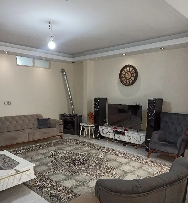 آپارتمان ۷۰ متری یک‌خوابه با آسانسور در خرمدشت