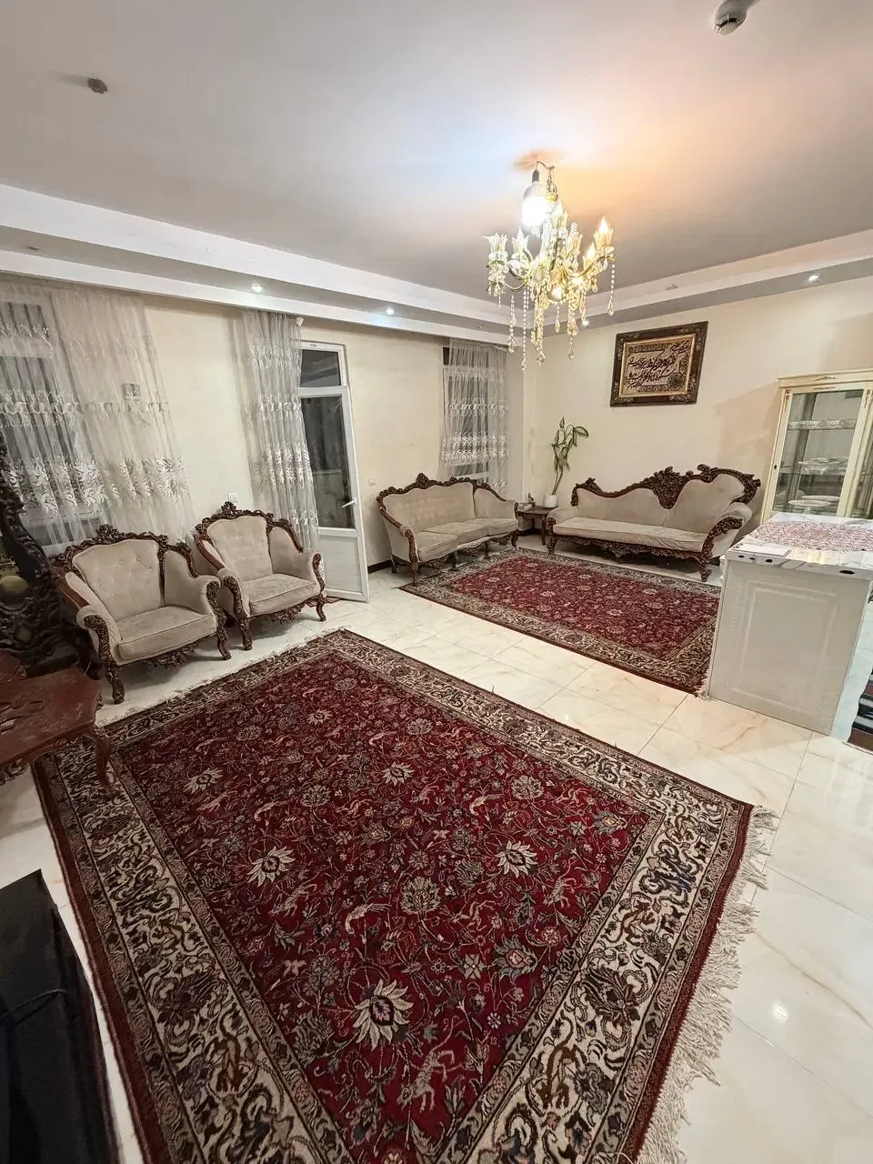 ۹۰ متر، ۲ خواب، تک‌واحدی نوساز در گلشهر