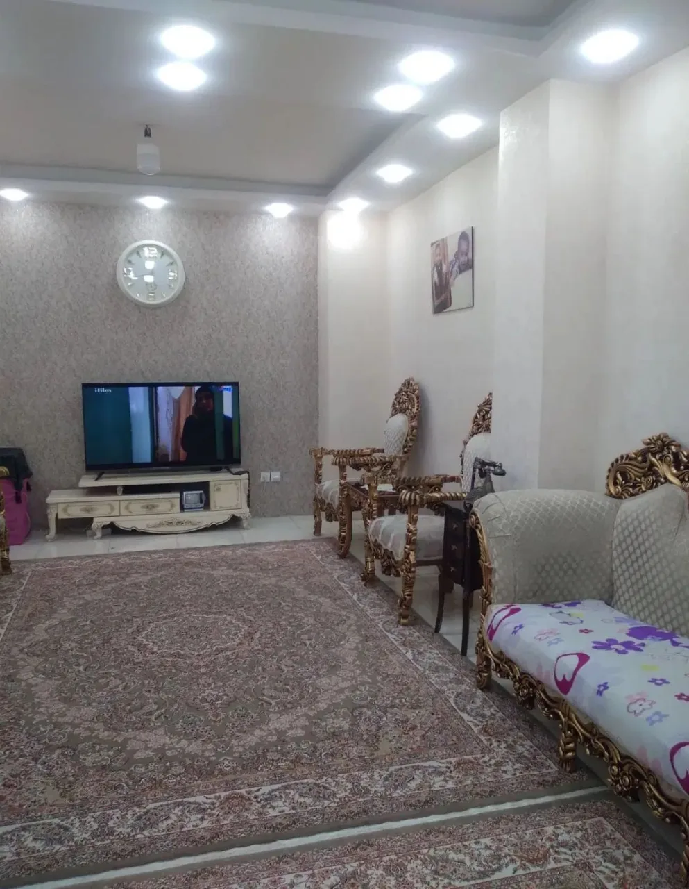 آپارتمان ۹۰ متری یک‌خوابه با پارکینگ در خرمدشت
