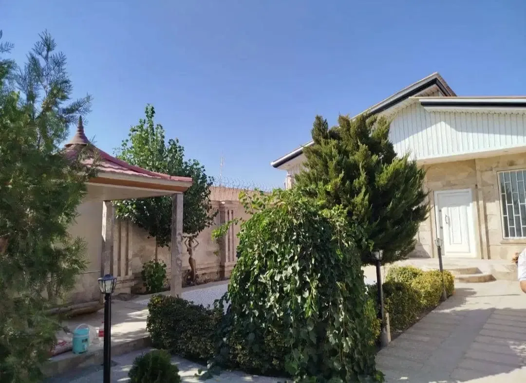 ویلای باغی ۲۵۰ متری دوخوابه با استخر در زعفرانیه سهیلیه
