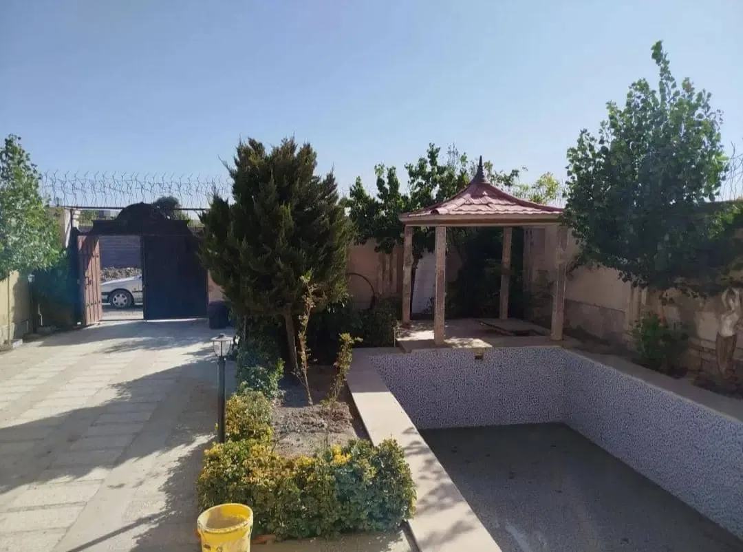 ویلای باغی ۲۵۰ متری دوخوابه با استخر در زعفرانیه سهیلیه