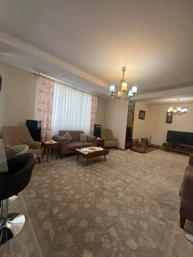 ۹۸ متر آپارتمان دوخوابه گلشهر با آسانسور