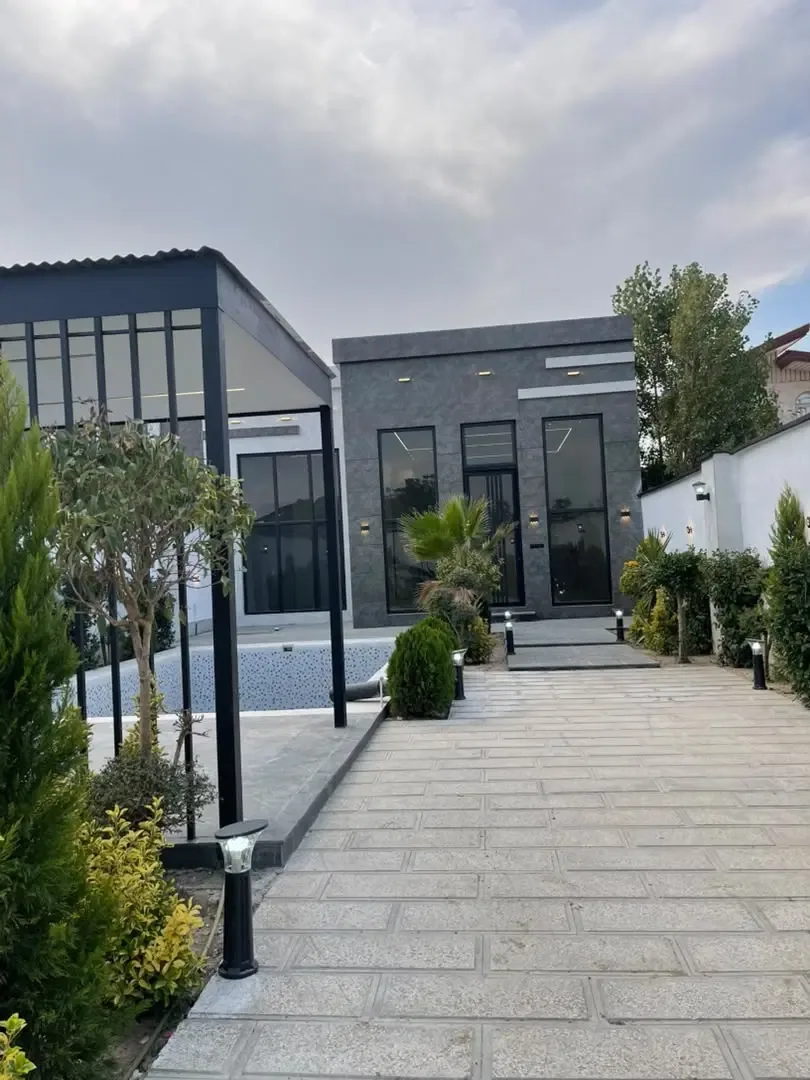 ویلای ۳۳۰ متری سه‌خوابه با استخر در سهیلیه