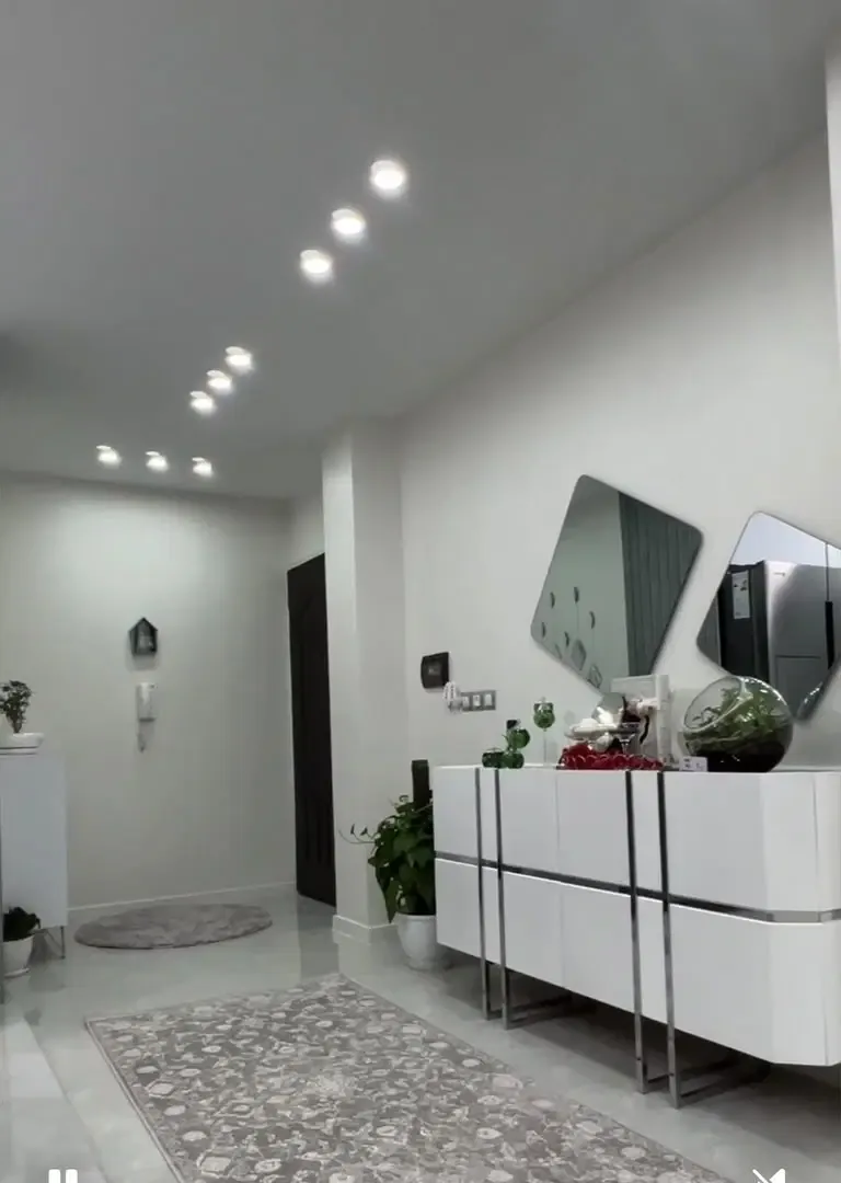 آپارتمان ۹۰ متری دوخوابه خرمدشت، بازسازی‌شده