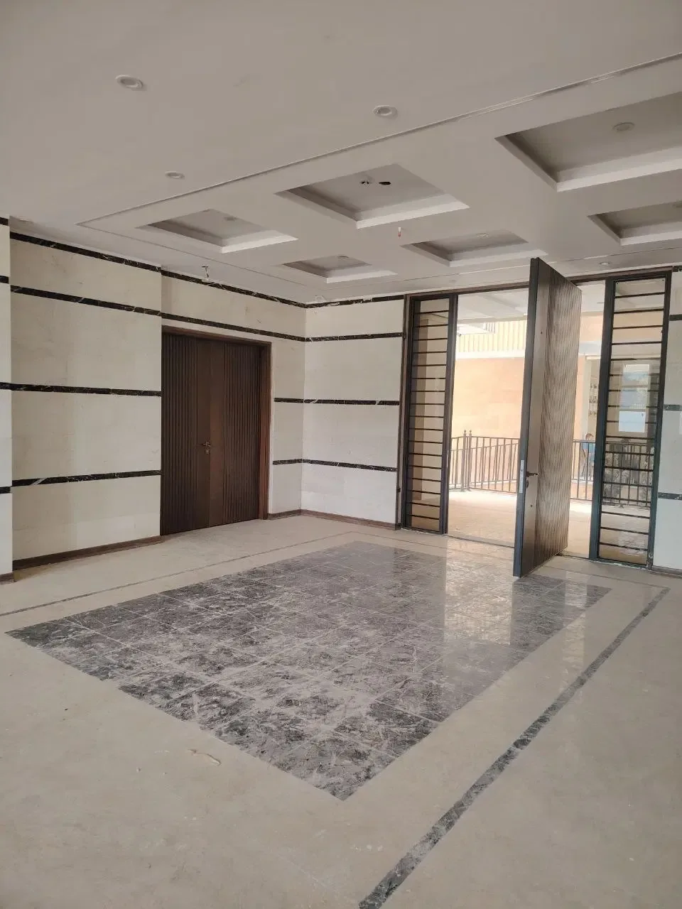 آپارتمان ۱۷۷ متری ۳ خواب با ۲ پارکینگ در کوی مهر