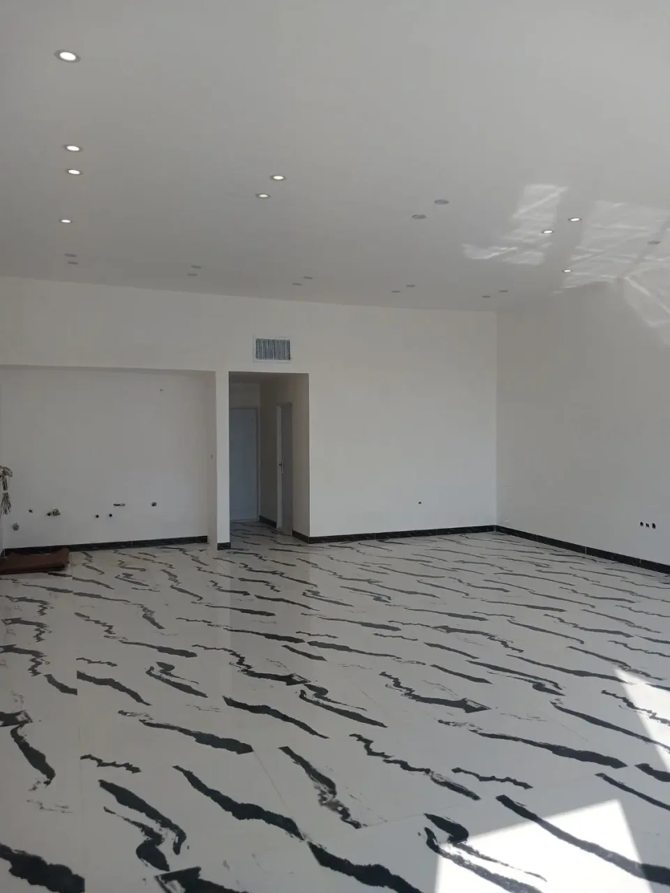 ویلای ۱۲۰ متری ۲ خوابه نوساز در کردان سهیلیه