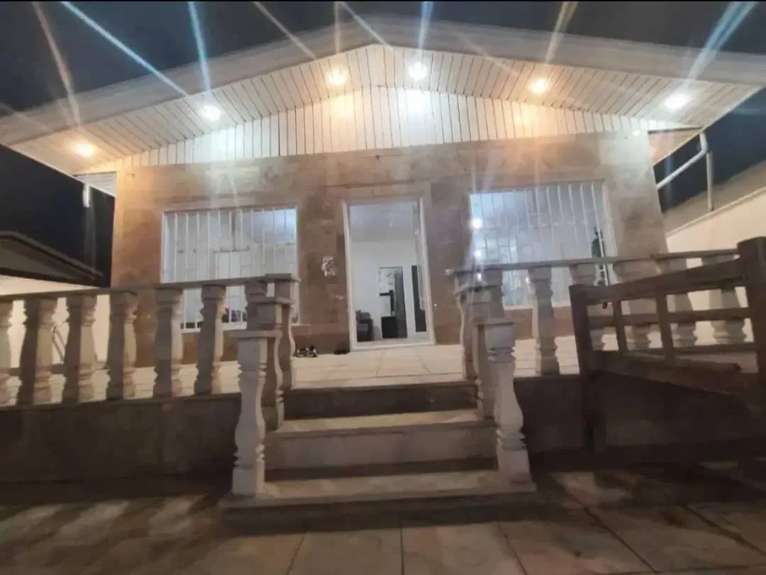 ویلای ۸۰ متری یک‌خوابه با زمین ۳۱۰ متری در کردان