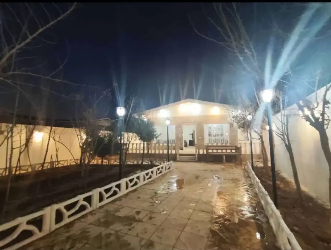 ویلای ۸۰ متری یک‌خوابه با زمین ۳۱۰ متری در کردان