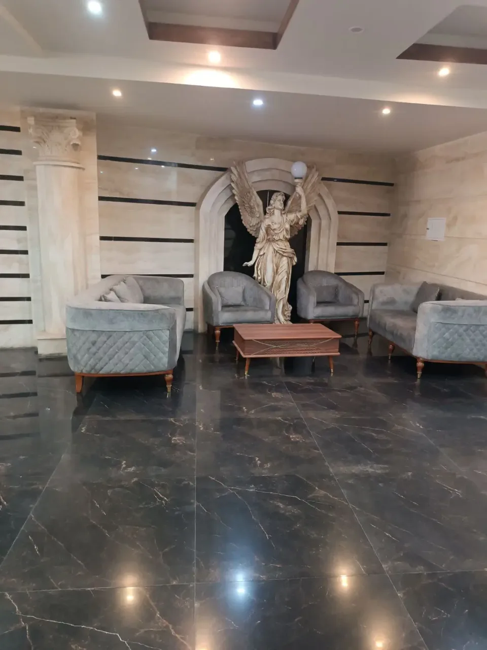 آپارتمان ۱۳۹ متری دوخوابه کلید‌نخورده در باغستان