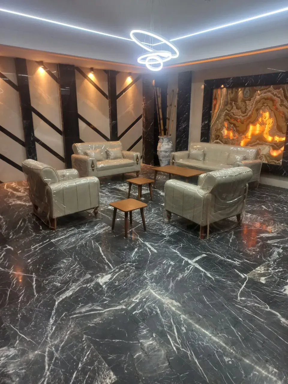 ۸۲ متر دوخوابه نوساز در کیانمهر