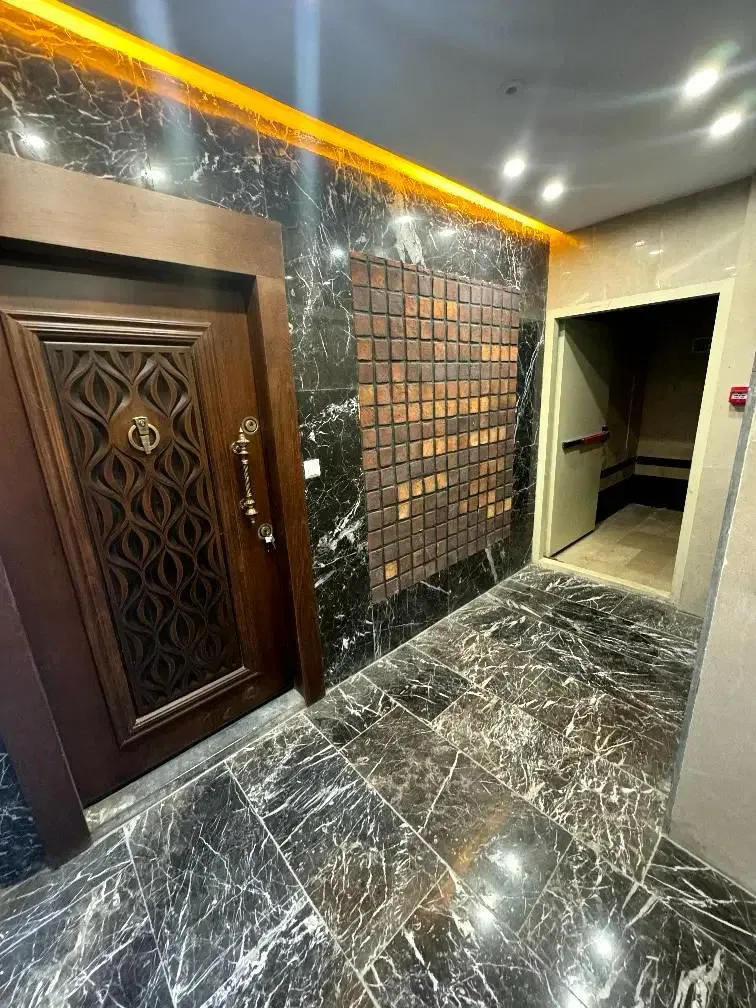 ۸۲ متر دوخوابه نوساز در کیانمهر