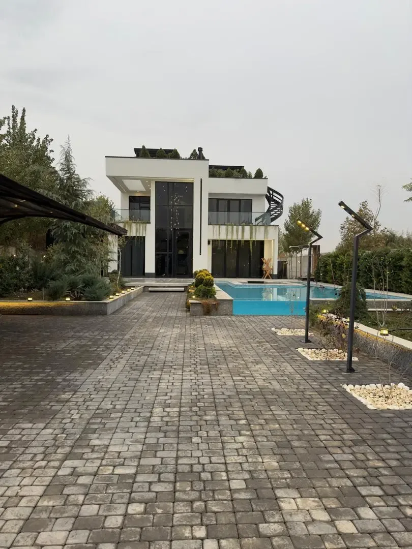 ویلای دوبلکس ۳۵۰ متری سه‌خوابه در کردان
