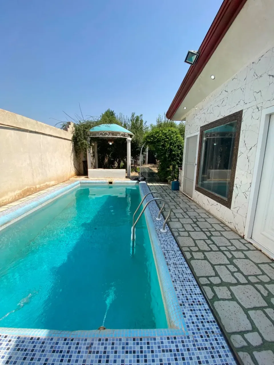 ویلای ۳۳۰ متری دوخوابه با استخر در سهیلیه