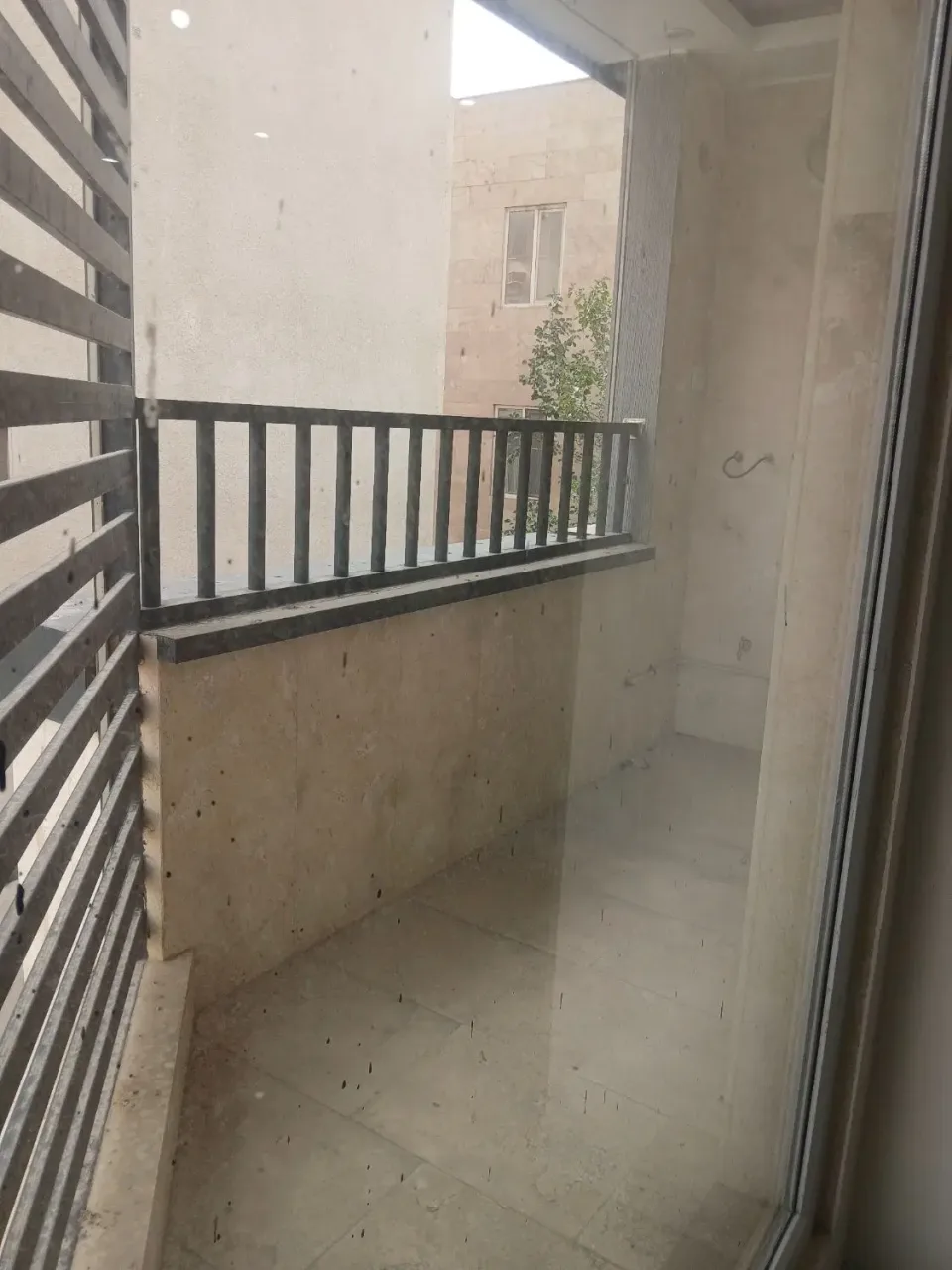 ۱۲۸ متر دوخوابه نوساز با سند تک‌برگ در گلشهر