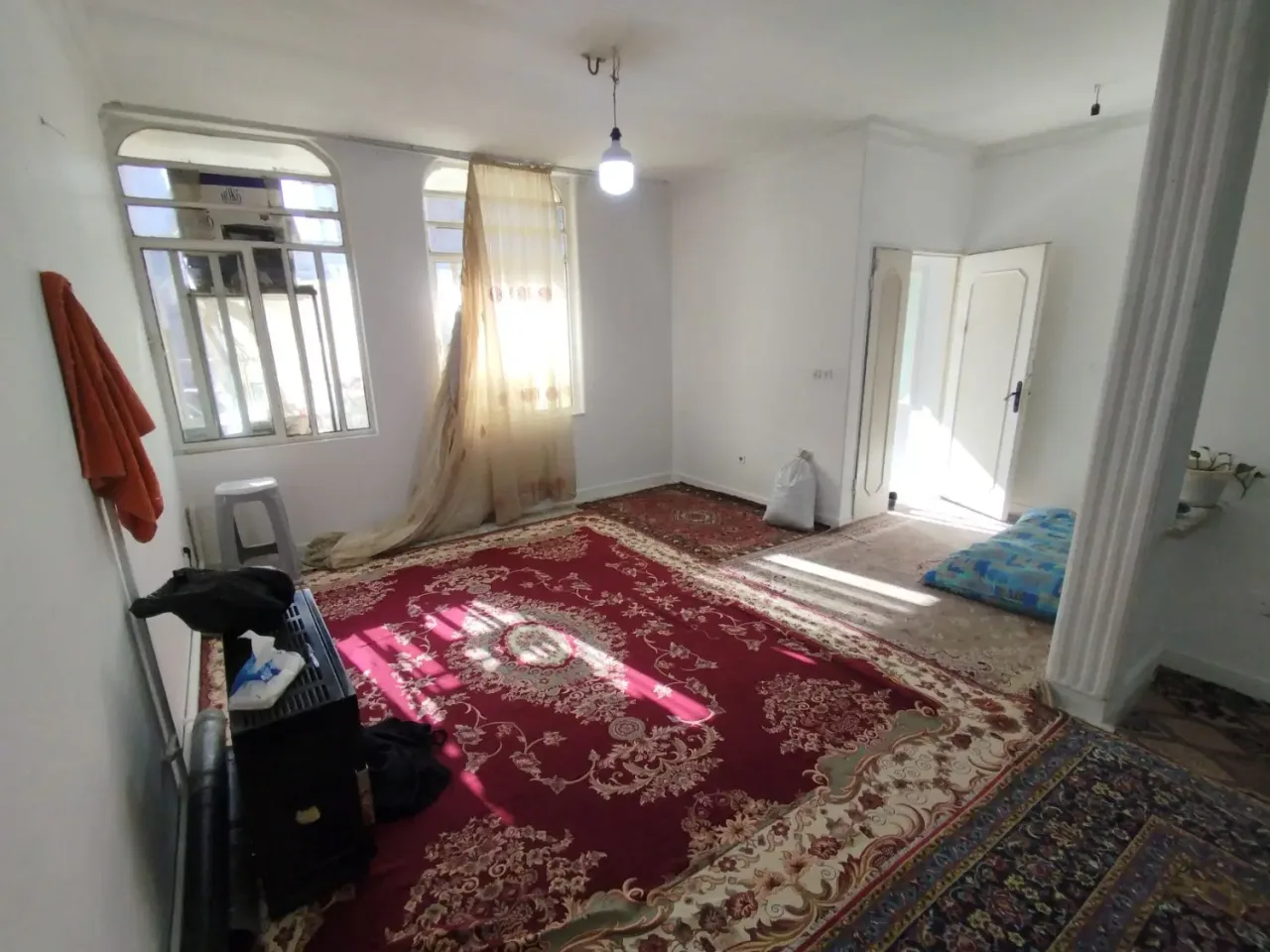 ۹۰ متر یک‌خوابه ویلایی با حیاط در خرمدشت