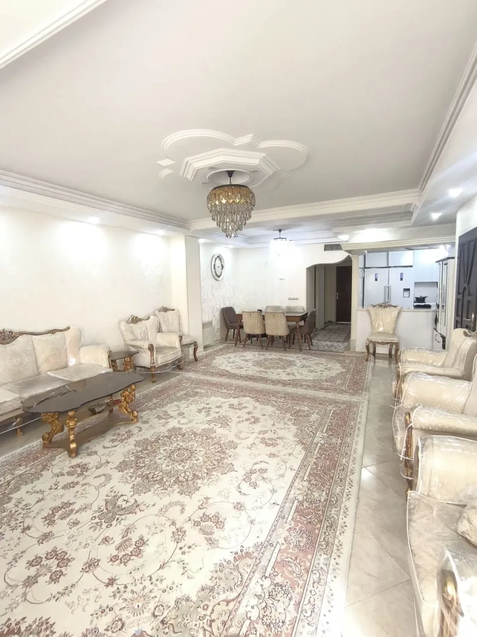 اجاره آپارتمان ۱۱۰ متری دوخوابه بازسازی‌شده در برغان