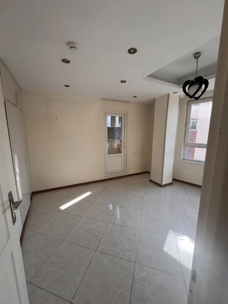 اجاره آپارتمان ۱۰۰ متری دوخوابه در ساسانی