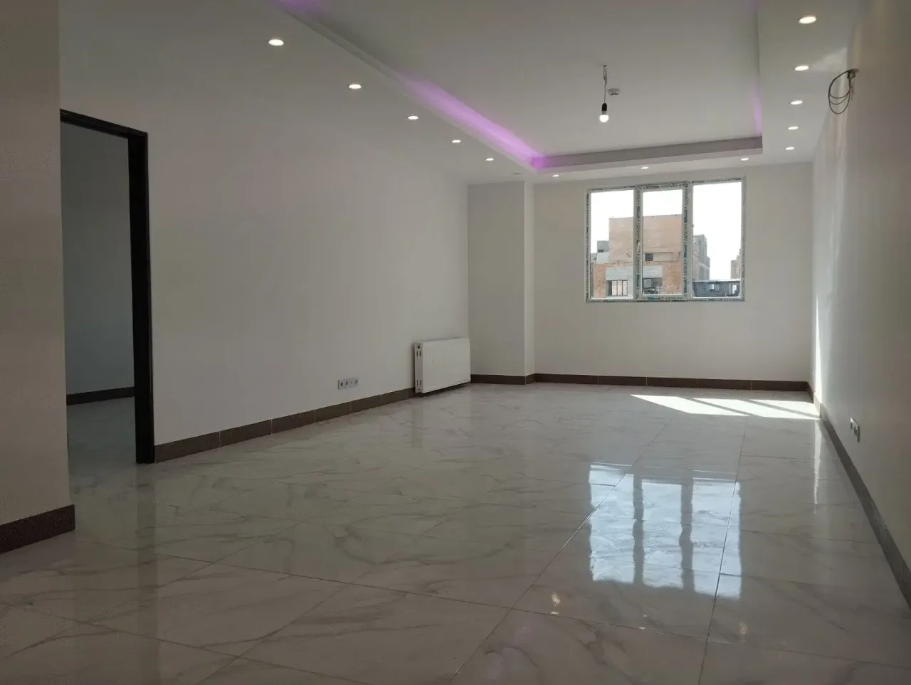 آپارتمان ۱۰۵ متری دوخوابه نوساز در کمال‌شهر