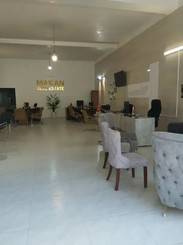 آپارتمان ۱۳۰ متری ۳ خوابه نوساز در کمال‌شهر